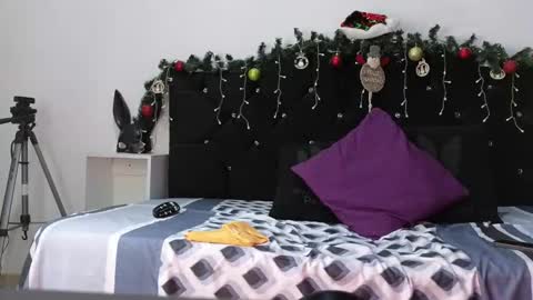 Snapshot of john_and_louis chatting on 12.17.24 John online show from 12.17.24