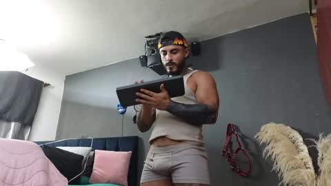 Snapshot of john_and_louis chatting on 01.22.25 John online show from 01.22.25