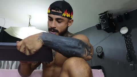 Snapshot of john_and_louis chatting on 01.28.25 John online show from 01.28.25