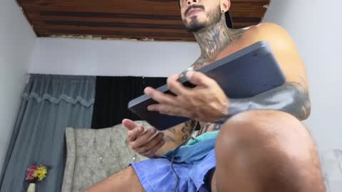 Snapshot of john_and_louis chatting on 02.06.25 John online show from 02.06.25