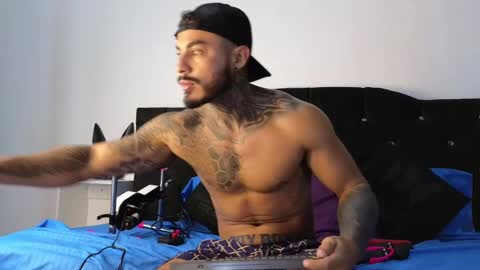 Snapshot of john_and_louis chatting on 02.12.25 John online show from 02.12.25