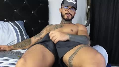 Snapshot of john_and_louis chatting on 03.02.25 John online show from 03.02.25