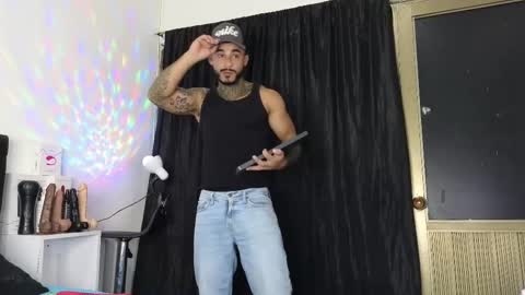 Snapshot of john_and_louis chatting on 03.08.25 John online show from 03.08.25