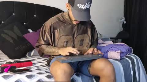 Snapshot of john_and_louis chatting on 03.10.25 John online show from 03.10.25