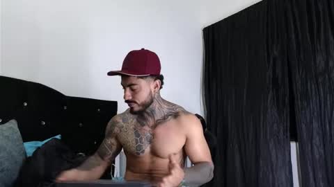 Snapshot of john_and_louis chatting on 09.29.25 John online show from 09.29.25