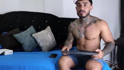 Snapshot of john_and_louis chatting on 10.03.25 John online show from 10.03.25