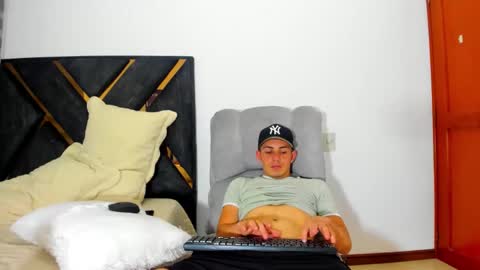 john_hot690 online show from 04.06.26