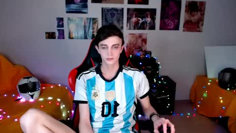 Snapshot of john_winx chatting on 05.22.26 john_winx online show from 05.22.26