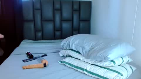 John Layton Independent Model online show from 03.13.26