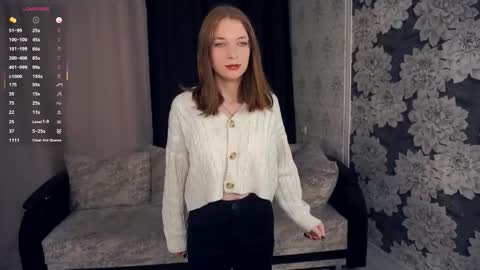 Snapshot of johnnietantum chatting on 10.14.25 Rocio online show from 10.14.25