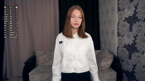 Snapshot of johnnietantum chatting on 10.16.25 Rocio online show from 10.16.25