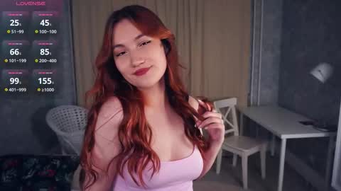 Snapshot of johnnietantum chatting on 11.27.25 Rocio online show from 11.27.25