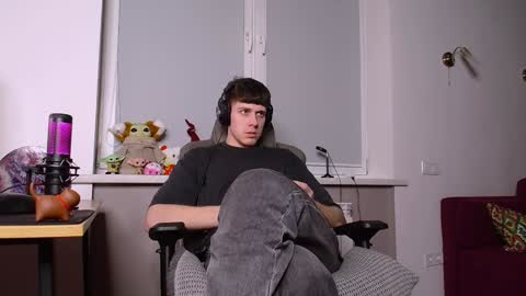 Snapshot of johnny_boom chatting on 01.10.25 johnny boom online show from 01.10.25