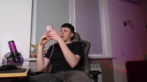 Snapshot of johnny_boom chatting on 03.01.25 johnny boom online show from 03.01.25