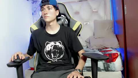 johnny_cagee online show from 10.12.25