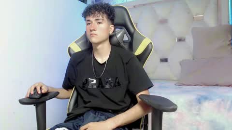 johnny_cagee online show from 11.12.25