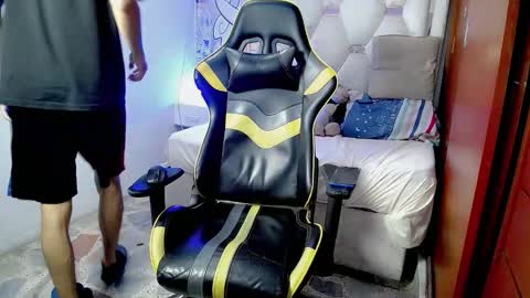 johnny_cagee online show from 12.21.25