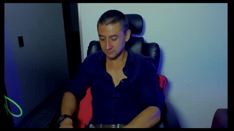 Snapshot of johnny_seens1 chatting on 11.29.25 Johnny online show from 11.29.25