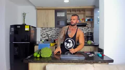 Snapshot of johnnygrayson_ chatting on 11.21.25 JOHNNY online show from 11.21.25