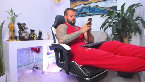 Snapshot of johnnygrayson_ chatting on 02.09.26 JOHNNY online show from 02.09.26