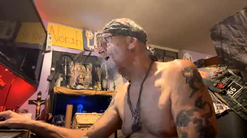 Snapshot of johnnyshung1 chatting on 12.02.24 johnnyshung1 online show from 12.02.24