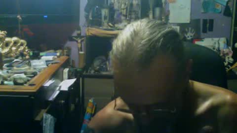 Snapshot of johnnyshung1 chatting on 09.12.25 johnnyshung1 online show from 09.12.25