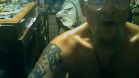 Snapshot of johnnyshung1 chatting on 10.16.25 johnnyshung1 online show from 10.16.25