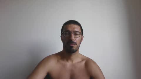 Snapshot of johnparis7575 chatting on 09.30.25 Johnfrench online show from 09.30.25