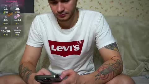 Snapshot of johnstoneisland chatting on 11.10.25 John online show from 11.10.25