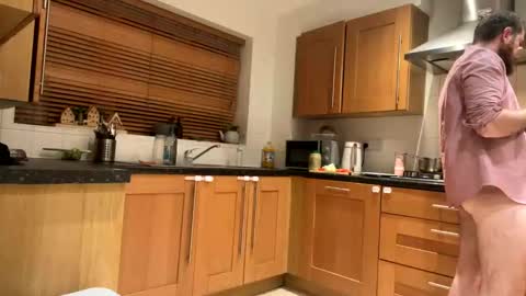 Snapshot of johnthomasbwc chatting on 11.12.25 JohnThomasBWC online show from 11.12.25