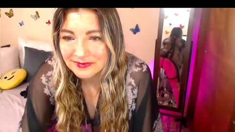 Jolie Mature online show from 09.19.25