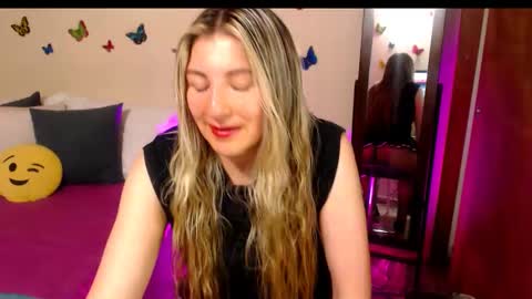 Snapshot of jolie_mature_ chatting on 11.05.25 Jolie Mature online show from 11.05.25