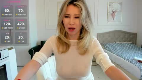 Snapshot of jolie_ozolla chatting on 09.11.25 Jolie Ozolla online show from 09.11.25