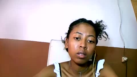 joliekah27 online show from 02.19.25