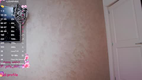 Snapshot of jolly_dolly chatting on 12.16.24 Dianna online show from 12.16.24