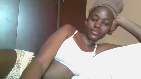 Snapshot of jollynabeb chatting on 10.20.25 jollynabeb online show from 10.20.25