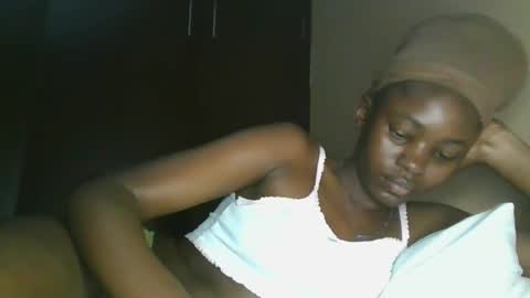 Snapshot of jollynabeb chatting on 10.27.25 jollynabeb online show from 10.27.25