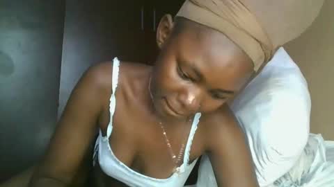 Snapshot of jollynabeb chatting on 11.02.25 jollynabeb online show from 11.02.25