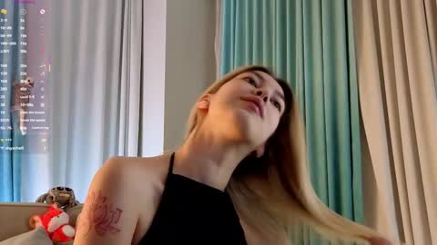 Snapshot of jolyndeb chatting on 01.19.26 Viola online show from 01.19.26