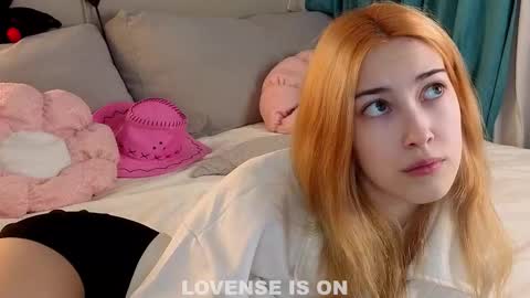 Snapshot of jolyndeb chatting on 02.01.26 Viola online show from 02.01.26