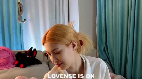 Snapshot of jolyndeb chatting on 02.02.26 Viola online show from 02.02.26