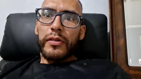 jon198635 online show from 11.25.25