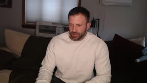 Snapshot of jonariesxxx chatting on 02.12.26 Jon Aries online show from 02.12.26