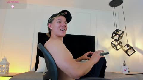 Snapshot of jonathan_daniels1 chatting on 02.27.25 Jonathan Danielss online show from 02.27.25