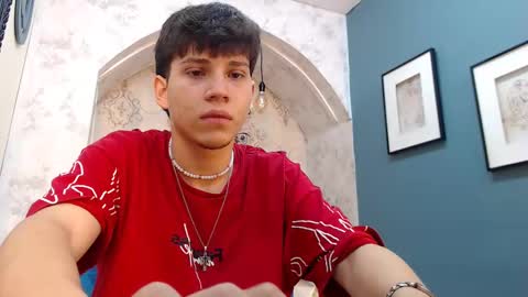 Snapshot of jonathan_moreau chatting on 12.13.24 Jonathan online show from 12.13.24
