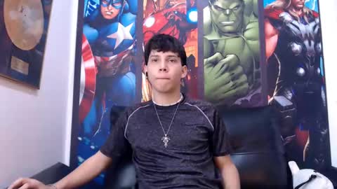 Snapshot of jonathan_moreau chatting on 12.31.24 Jonathan online show from 12.31.24