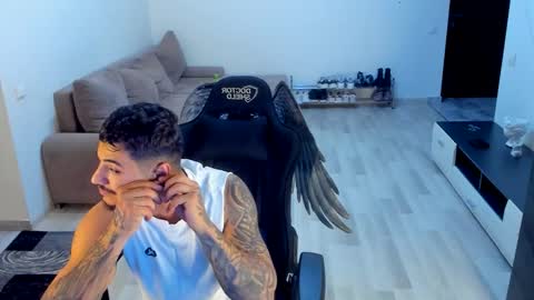 jonnyporn1 online show from 10.15.25