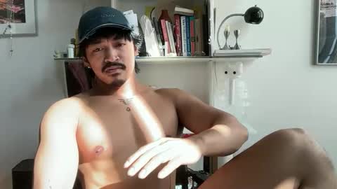 Snapshot of jonutty chatting on 04.23.26 jonutty online show from 04.23.26