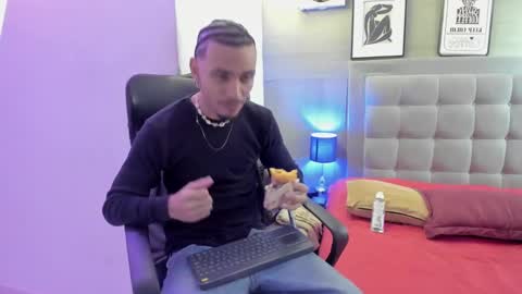 Snapshot of jordan_love7 chatting on 02.09.25 jordan online show from 02.09.25