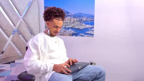 Snapshot of jordan_love7 chatting on 09.11.25 jordan online show from 09.11.25